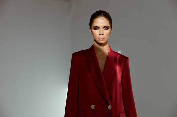 What Are the Chicest Shoe Styles to Pair with a Winter Floral Dress in a Law Office?